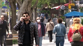 Vatandaşlar Korona Virüse Aldırmadı, Bağdat Caddesi Yine Doldu
