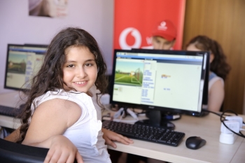 Vodafone, Çevresel Etkisini Yarıya İndirecek
