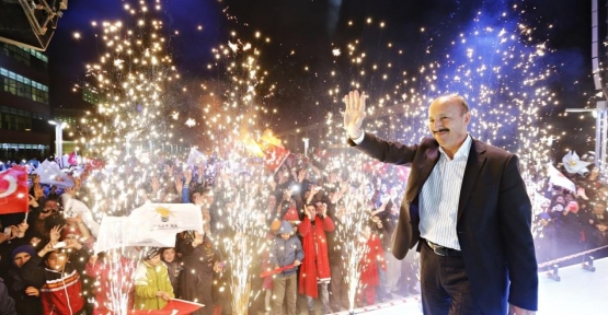 Başkan Altunay Rekor Oyla Güven Tazeledi