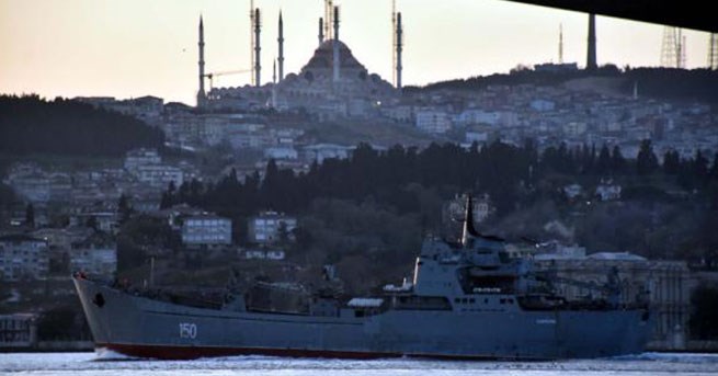 Yoğun güvenlik önlemleri altında geçiş yaptı