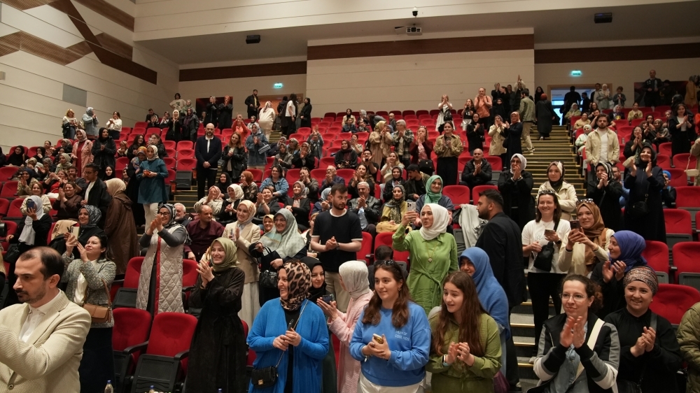 “Taksiratlı Şekibe” Arnavutköy’de Sahne Aldı …