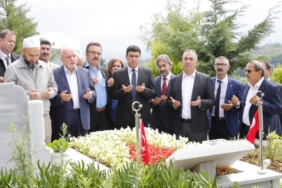 15-Temmuz-sehitleri-kabirleri-basinda-anildi.jpg