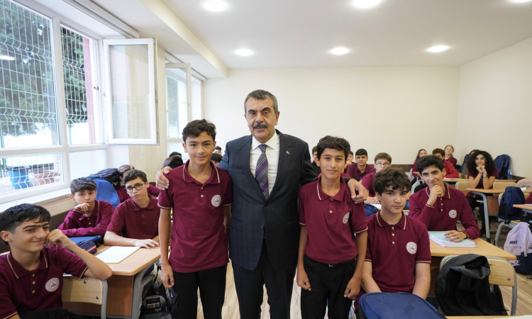 Bakü’de Türk Anadolu Lisesi Görkemli Törenle Eğitim Hayatına Başladı
