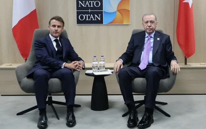 Erdoğan ile Macron’dan Lahey’de İkili ve Bölgesel Görüşme