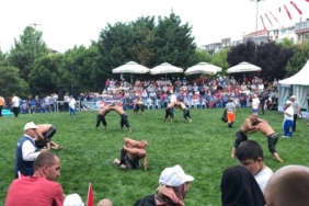 8-inci-geleneksel-yagli-gures-etkinlikleri-basladi-25453.jpg