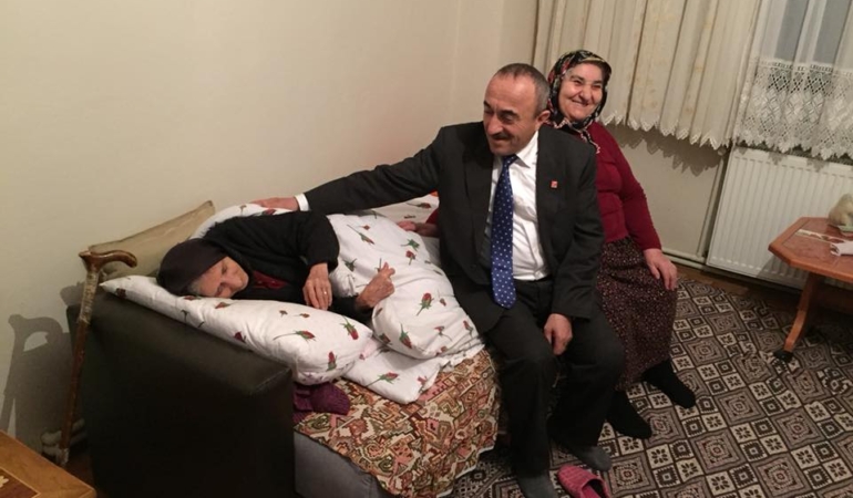 CHP Sultangazi İlçe Başkanı arı gibi çalışıyor