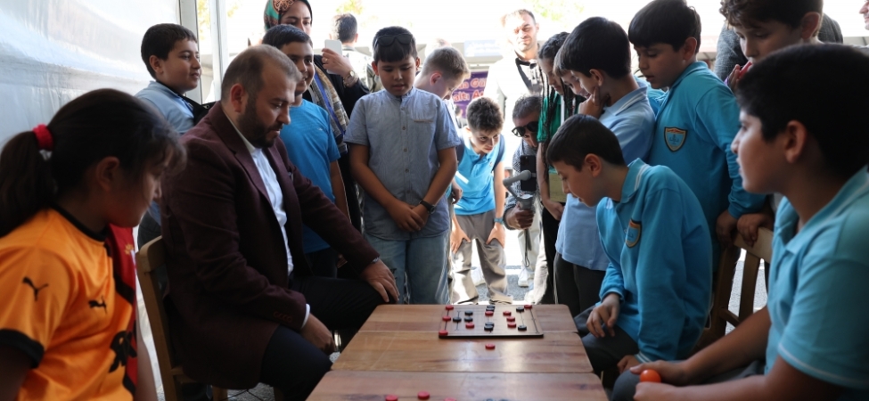 Ekran-Bagimliligi-ile-Mucadele-icin-Geleneksel-Cocuk-Oyunlari-Festivali-Duzenlendi.jpg