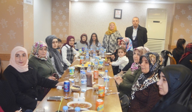 MHP Kadın Kolları  Birlik Yemeğinde  buluştu