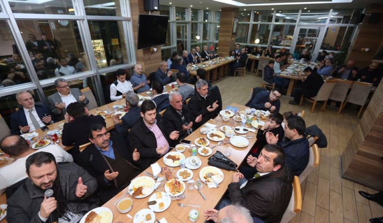 ŞEHİT VE GAZİ AİLELERİNE ANLAMLI AKŞAM YEMEĞİ