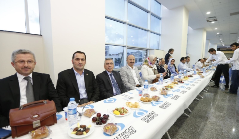 Sultangazi İlçe Protokolü İftarda Buluştu