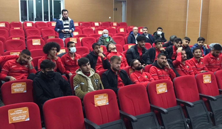 Sultangazispor Futbolcularına Motivasyon Semineri