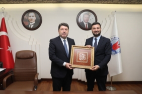 adalet-bakani-yilmaz-tunc-kagithane-belediyesi-ni-ziyaret-etti.jpg