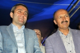 ak-parti-il-baskani-selim-temurci-sultangazi-de-demokrasi-nobeti-tutanlarla-bulustu.jpg