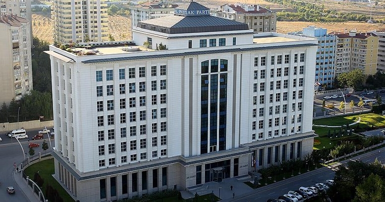 AK Parti ‘taşeron’ sorularını yanıtladı