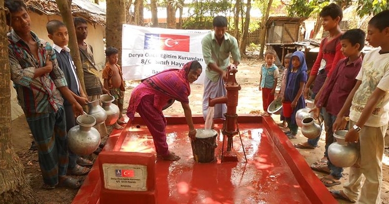 Arakanlı Müslümanlar için harçlıklarıyla su kuyuları açtırdılar