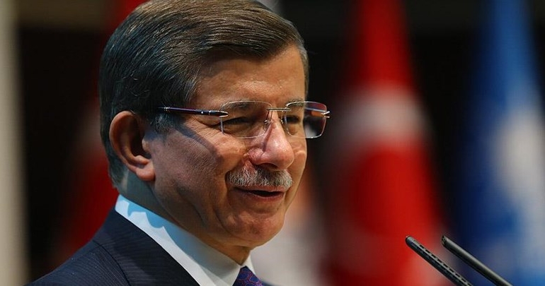 Başbakan Davutoğlu akademisyenlerle bir araya geldi