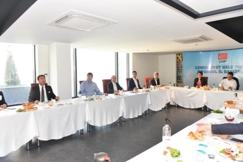 Başkan Yüksel, Chp İstanbul İl Başkanlığı’Nın Toplantısına Katıldı