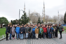 bilgi-evleri-tarihi-ve-kulturel-gezileriyle-genclerin-ilgi-odagi.gif