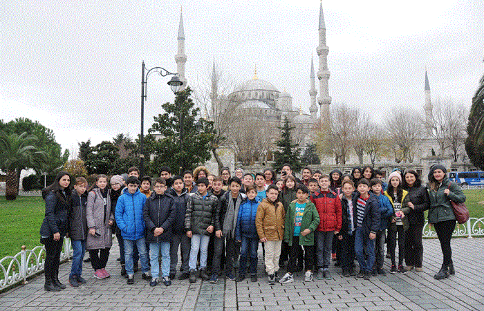 bilgi-evleri-tarihi-ve-kulturel-gezileriyle-genclerin-ilgi-odagi.gif