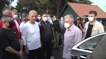 Binali Yıldırım; Ayasofya Fethin Sembolü Ve Fatih’İn Kılıç Hakkıdır”