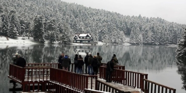 bolu-da-iki-mevsim-bir-arada-yasaniyor09719111-2a77-4909-b5fe-b43c247c70acthumbs_b_c_3a479d0948a5df5.jpeg
