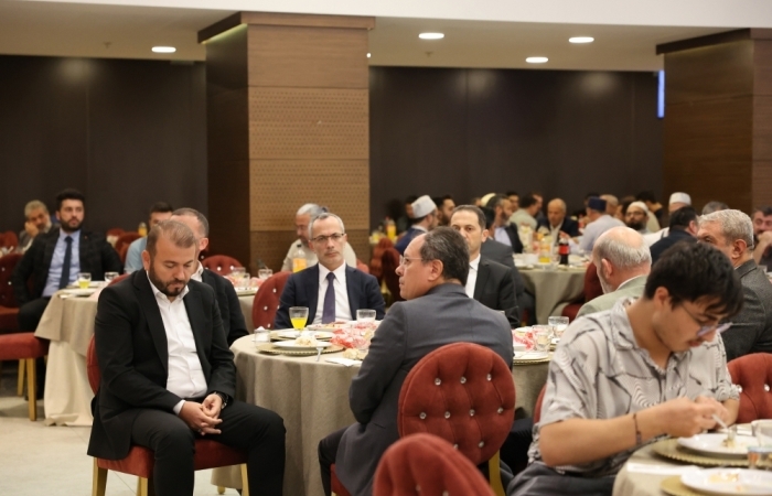 camiler-ve-din-gorevlileri-icin-anlamli-bulusma-90168.JPG