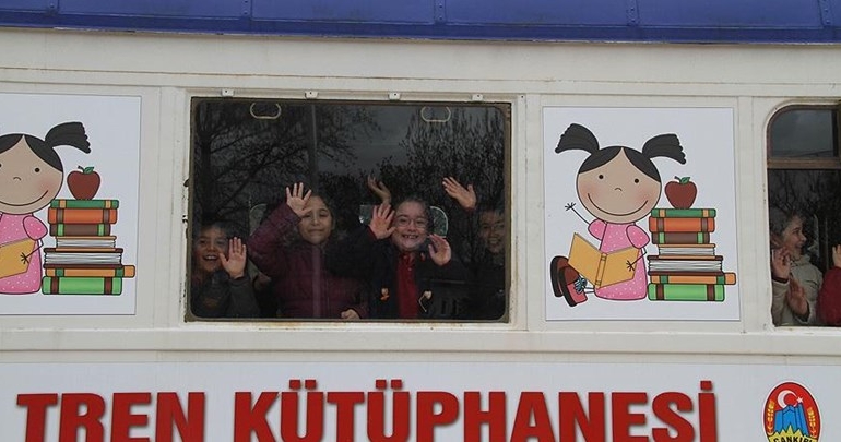 Çocuklar için ‘uçak’ ve ‘tren’ kütüphane