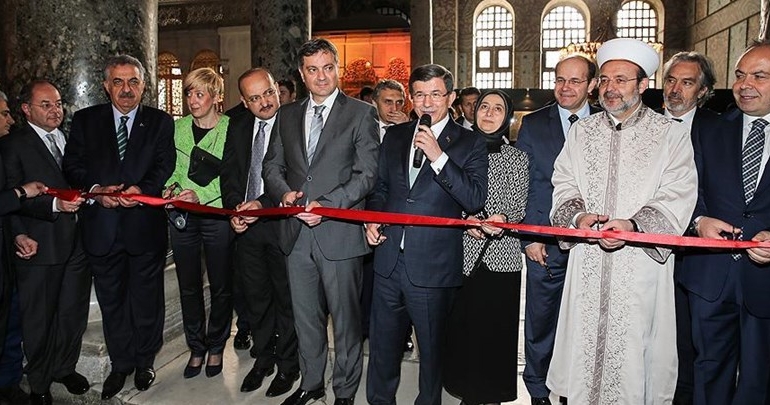 Davutoğlu, Ayasofya Müzesi’nde ‘Aşk-ı Nebi’ sergisinin açılışını yaptı