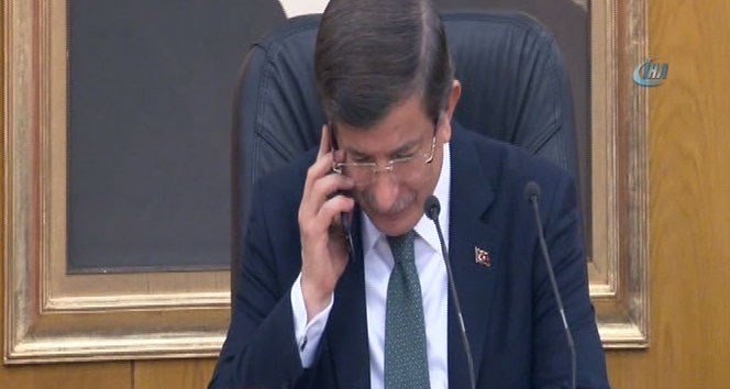 Davutoğlu’ndan canlı yayında zor görüşme