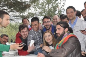 dizide-canlandirdigi-turgut-alp-in-kabrini-ziyaret-etti2ba56184-9ce7-429b-81fd-d2ac8003ebb4080420161.jpeg