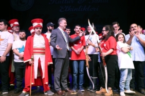 dunya-engelliler-gunu-nde-ozel-ogrenciler-becerileriyle-goz-doldurdu.jpeg