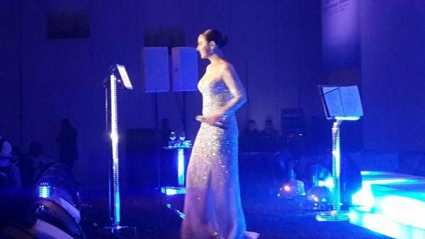 Ebru Gündeş’ten Antalya’da konser
