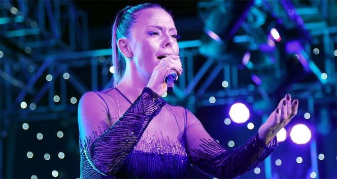 Ebru Gündeş Türkiye’ye döndü