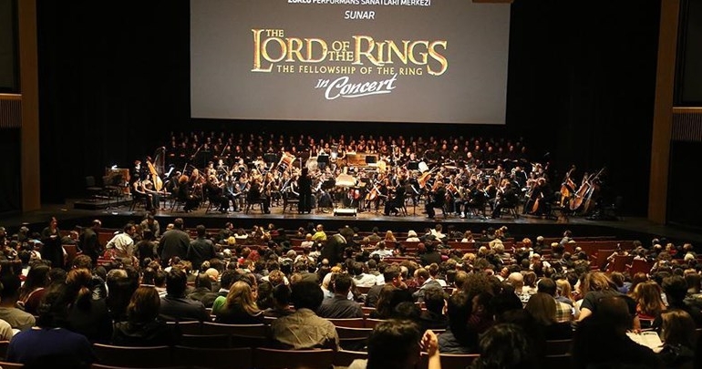 Filmi boyunca konser verdiler