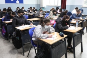 gaziosmanpasa-belediyesi-lgs-ye-hazirlanan-ogrenciler-icin-okullarda-es-zamanli-deneme-sinavi-gerce.jpeg