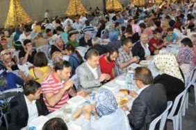 gaziosmanpasa-da-ilk-iftar-binlerce-kisiyi-biraraya-getirdi.JPG