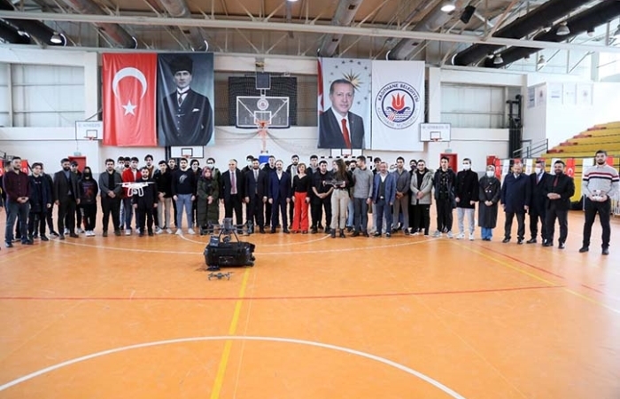 gencler-insansiz-hava-araci-teknolojisini-ogreniyor.jpg