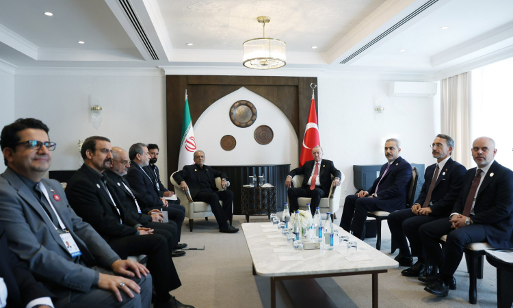 Erdoğan ve Reisi, Azerbaycan’da Bir Araya Geldi