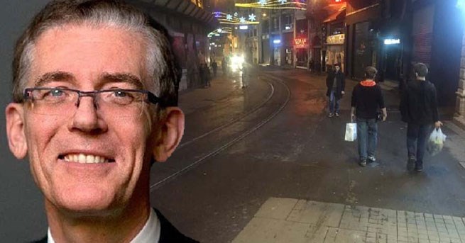 Hollanda Başkonsolosu çocuklarıyla İstiklal Caddesi’nde
