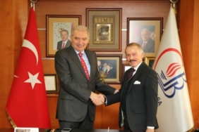 ibb-baskani-uysal-bayrampasa-belediyesi-ni-ziyaret-etti-25027.jpg