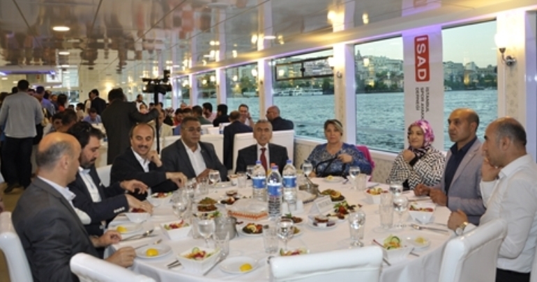 İSAD’tan Geleneksel İftar Yemeği