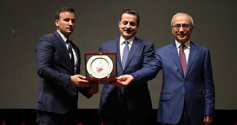 ‘Muhalefet ahlaklı bir şekilde yapılmalı’