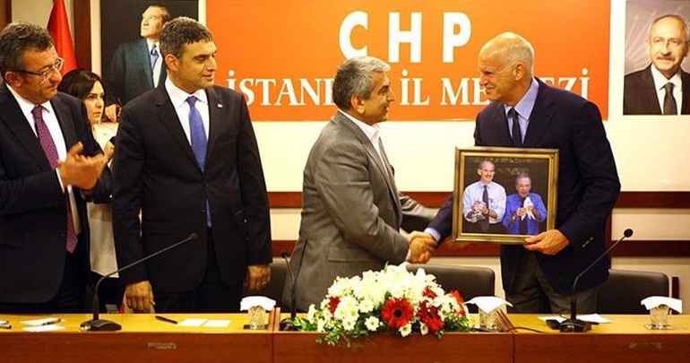 Papandreou CHP İl Başkanlığını ziyaret etti