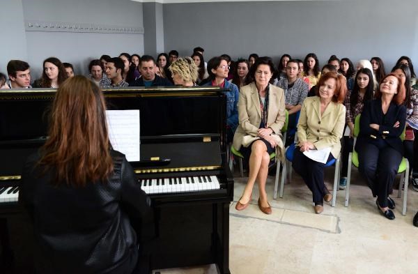 Pekinel kardeşlerden Aydın Doğan Güzel Sanatlar Lisesi öğrencilerine alkış