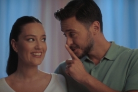 pelin-akil-anil-altan-cifti-ikiz-bebekleriyle-yeni-reklam-filminde.jpg