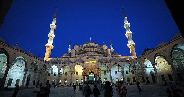 Ramazanın müjdecisi üç aylar kandille geliyor