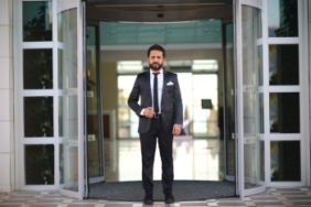 rimena-giyim-tasarimlariyla-2020-dizilerine-hazirlaniyor.jpg