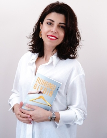 ‘Ruhunu Giydir’ Raflarda