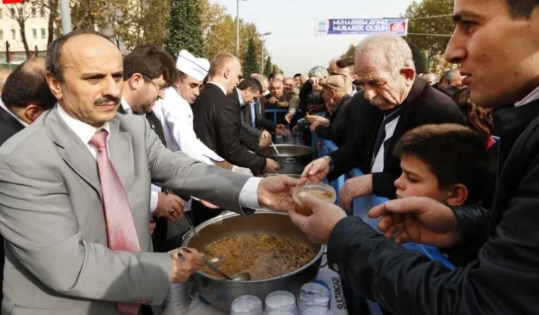Sultangazi’de Aşure Dağıtımı