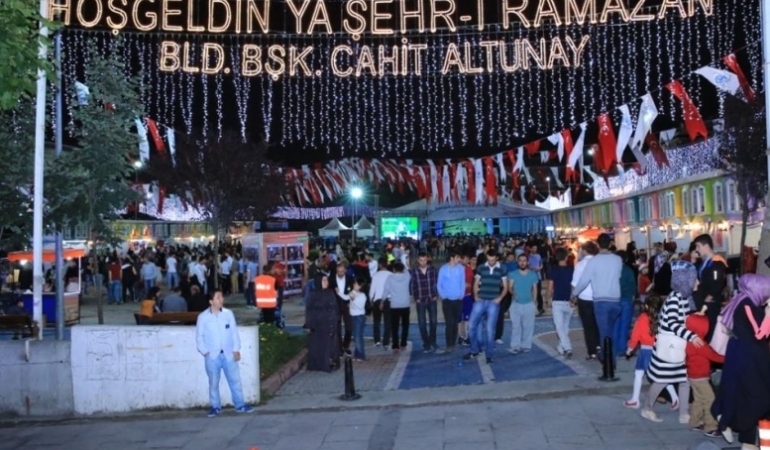Sultangazi’de Ramazan’ın İlk Günü